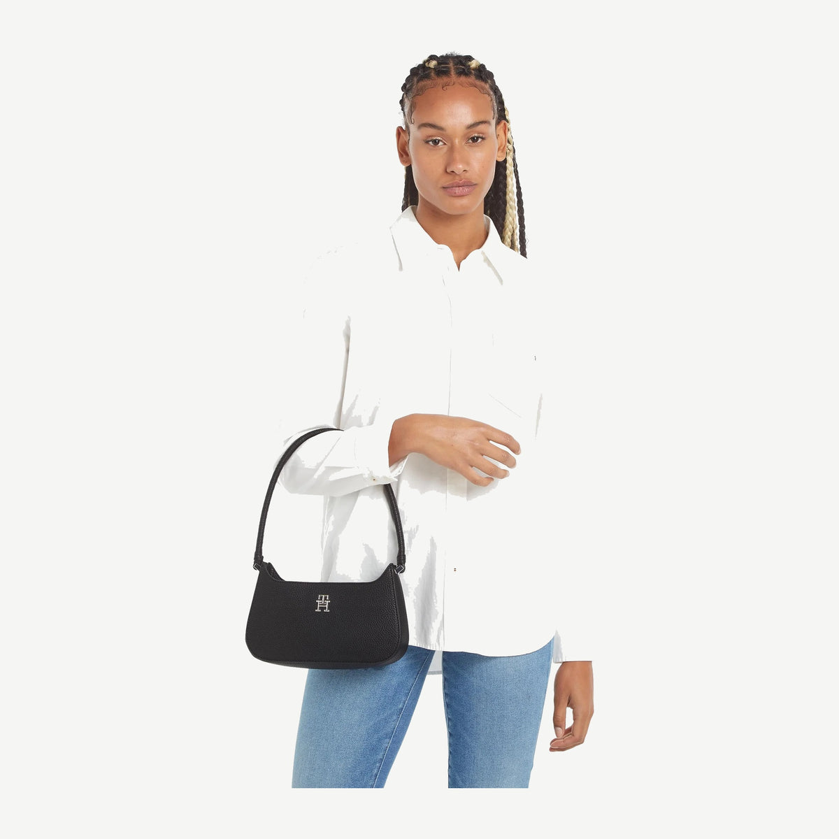Tommy Hilfiger AW0AW14878 juoda rankinė – nuotrauka 5