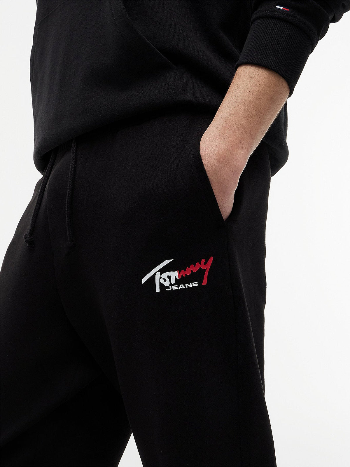 Tommy Hilfiger alternate2