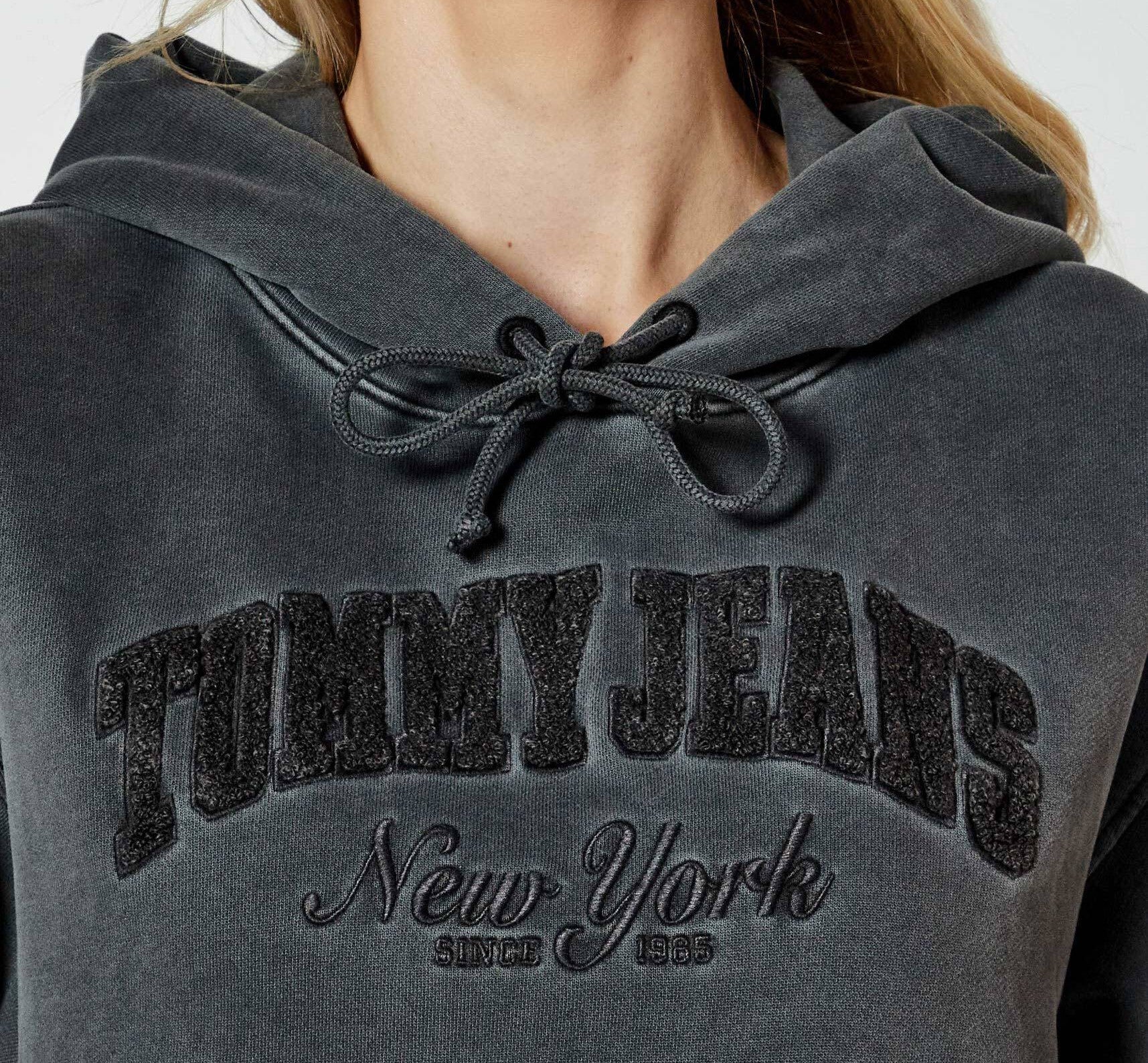 Tommy Jeans moteriškas džemperis – Rezivelo