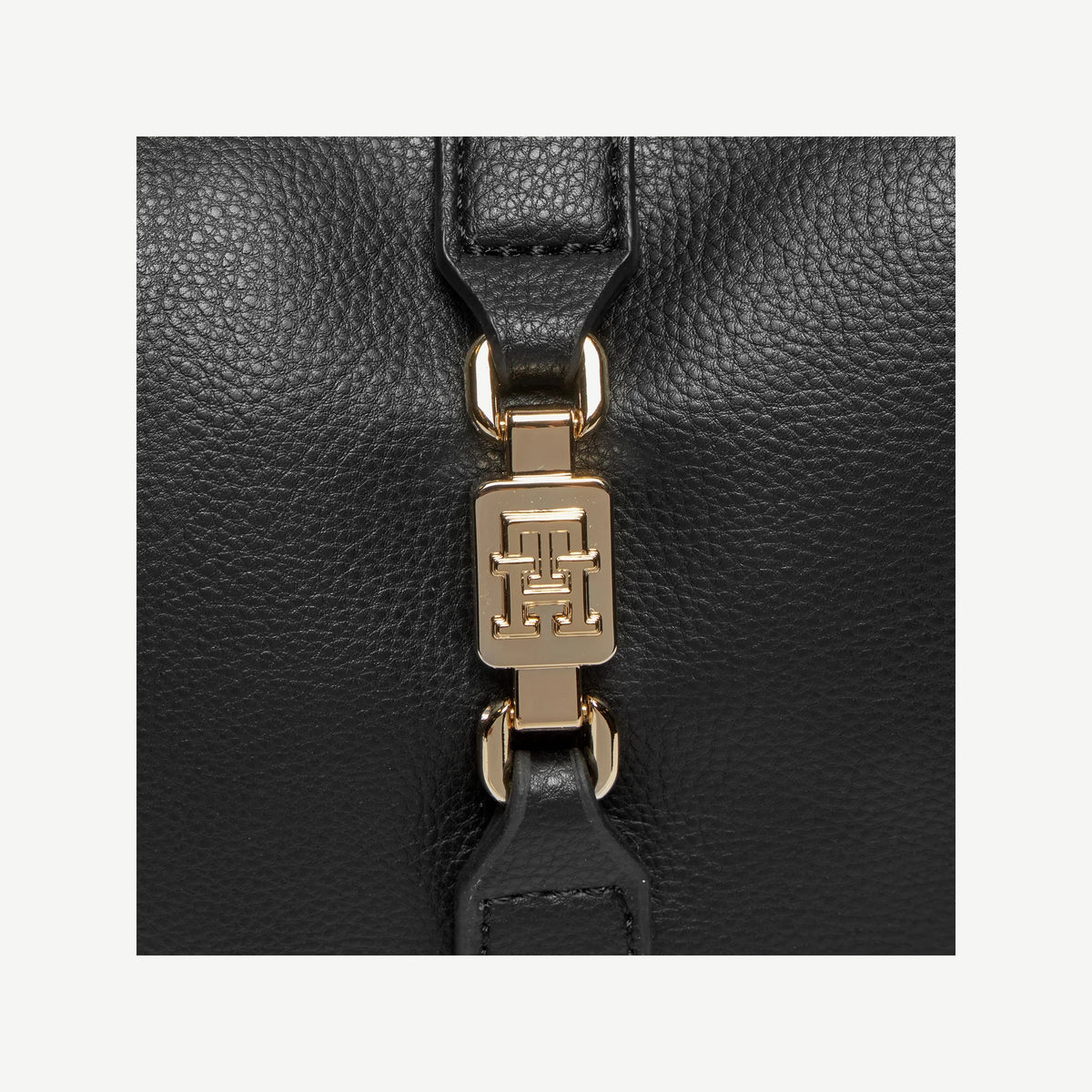 Tommy Hilfiger AW0AW15713 juoda rankinė – nuotrauka 2