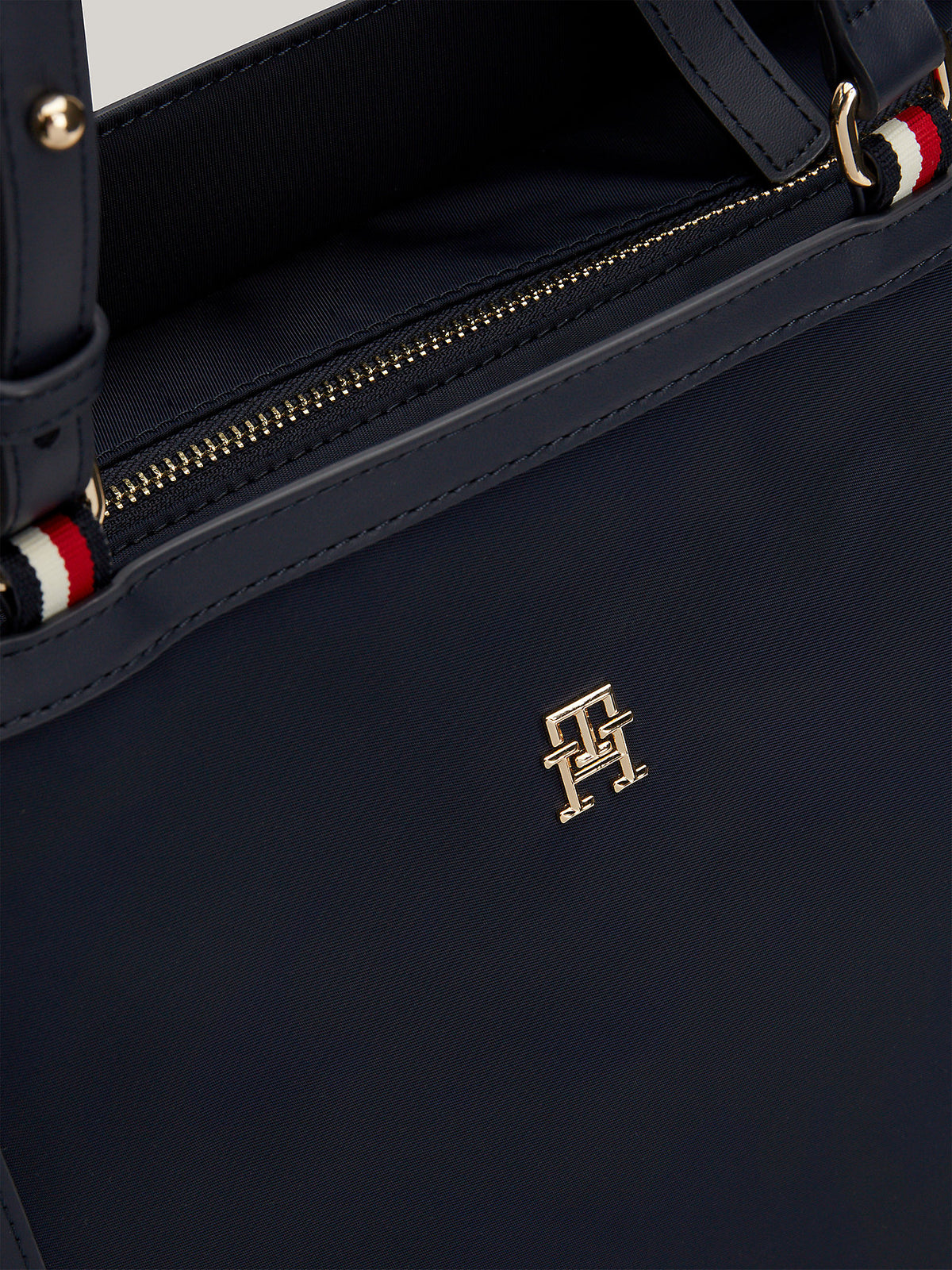 Tommy Hilfiger AW0AW15717 DW6 – alternate2