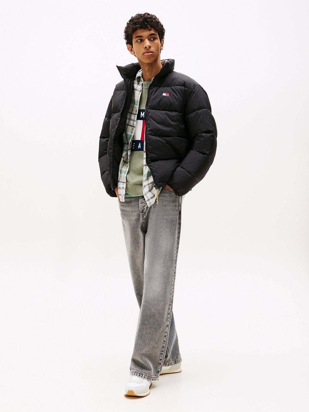 Tommy Hilfiger alternate7