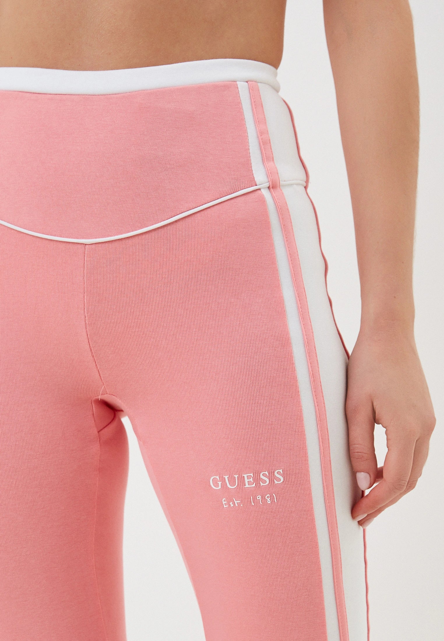 Guess moteriškos tamprės